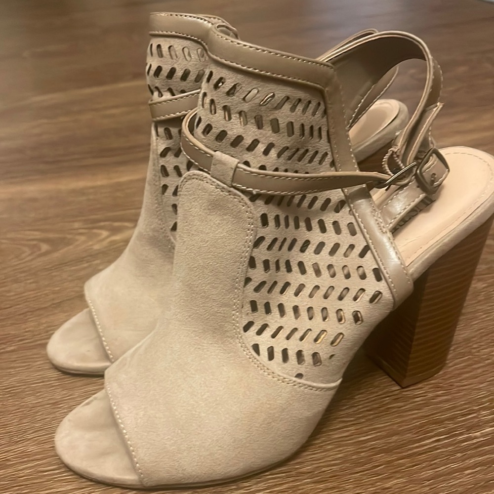 JustFab 8.5, Tan, heel booties